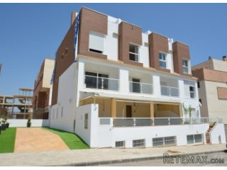 Nice duplex apartments with sea view in Guardamar. This..