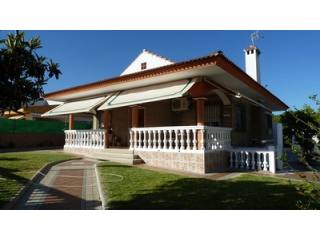 Villa - A four bedroom and two bathroom..