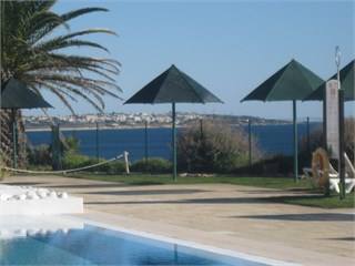 2 Bedrooms - Apartment - Porches -..