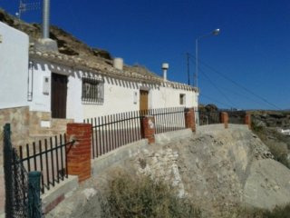 Town House / Village House in Partaloa
