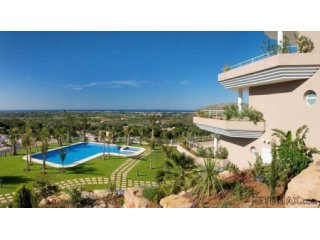 This luxury penthouse apartment is situated on the 4th..