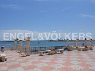 BEAUTIFUL APARTMENT WITH ACCESS TO THE..