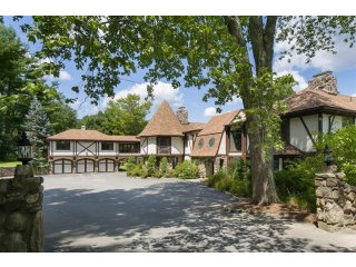 5 bedroom House For Sale: 19..