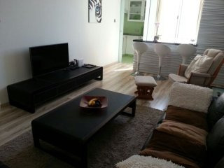 Lovely 2 bedroom apartment on the beach..