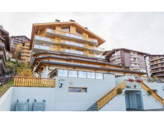Beautiful large and bright 3 bedroom..