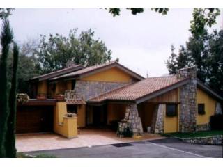 POLI, PANORAMIC VILLA SURROUNDED BY..