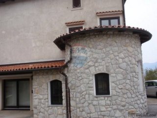 REŠETARI - posjed sa 3 kuće i 9.000 m2 građevinskog zemljišt