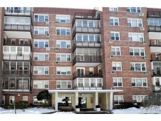 1 bedroom Commercial Property For Sale:..