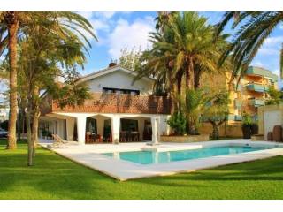 Villa in Denia
