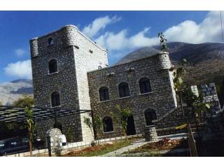 B181 - Unique stone tower (castle) with..