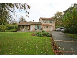 Nontron (Dordogne) - Immaculate 4 bed..