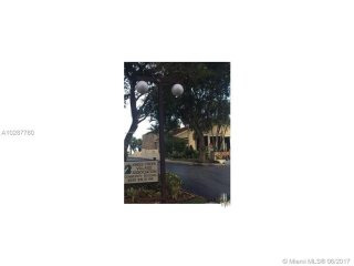3 bedroom Town House For Sale: 8207 SW..