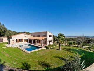 Excellent Quality Country House In..