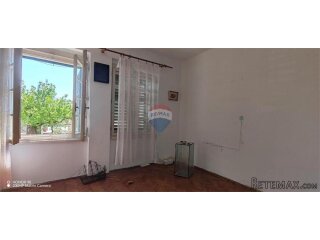 Rijeka, Kantrida - dvosoban klasičan, prizemlje