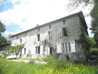 Vast Country House with Outbuildings