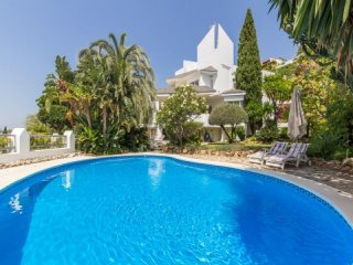 5 Bedroom Villa For Sale Situated In El..
