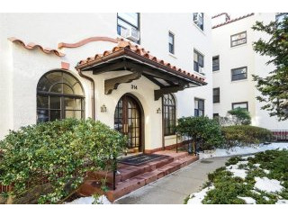 2 bedroom Commercial Property For Sale:..