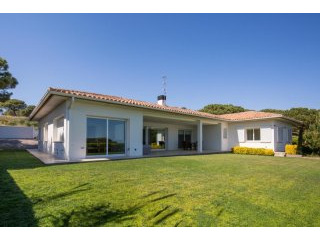 Stunning house in private residential..