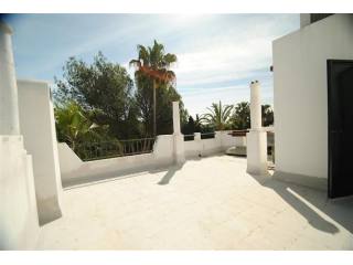 3 bedroom town house for sale