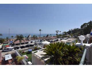 Exklusivt med SkandiaMäklarna Nerja. Ett par steg från B..