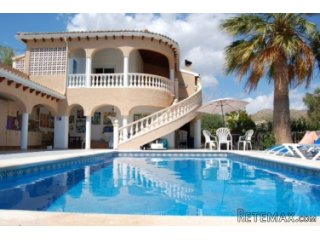 This beautiful villa is located in El Campello namely in..