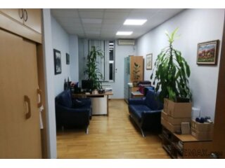 Poslovni prostor 145m2 u Radnickoj-Novi Sad