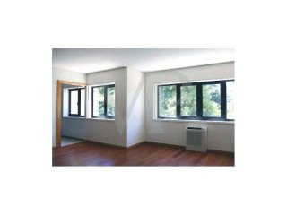 Moderna Moradia com 4 + 1 quartos -..
