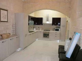 Hse. Of Char. Townhouse, Expertly..
