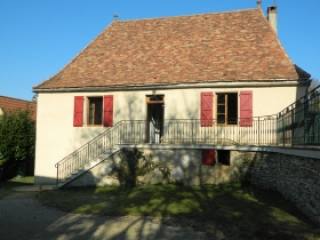 Attractive Gite Complex With Swimming..
