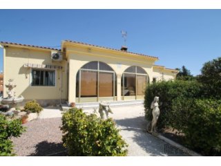 In a special residential area in La Marina, we have this..