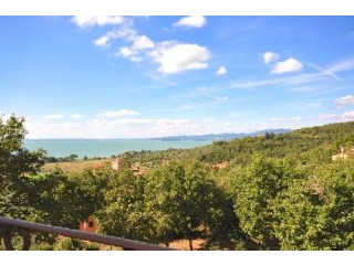 Three Bedroom Apartment With Lake..