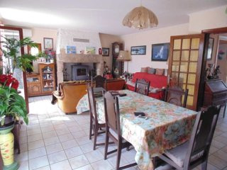 4 Bedrooms - Maison - For Sale