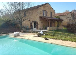 Glorious House with Swimming Pool
