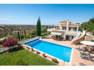 Luxury 4 bed Villa with stunning..
