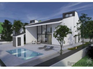 Near the famous shopping center La Zenia Boulevard, we find..