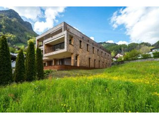 LIVE LIKE ON HOLIDAY ON LAKE LUCERNE