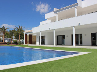 5 Bedrooms - Villa - Alicante - For Sale