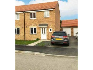 3 bedroom, Semi-detached House house..