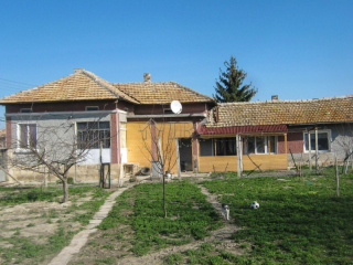 House with 2 bedrooms, 1 bathroom near..