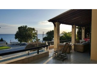 Sea front house with amazing sea views