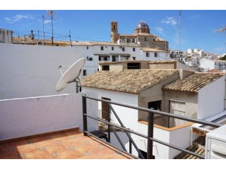 Town House - Townhouse on three levels..