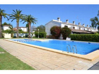 V1527 - A Tastefully Reformed Apartment..