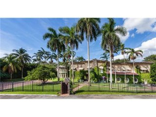 6 bedroom House For Sale: 7420 SW 49th..
