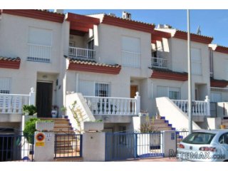 Beautiful attached property at the edge of the Rojales..