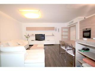 Quiet two bed with clean modern design
