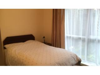 ROOM TO LET IN HOLLINSWOOD - ALL BILLS..