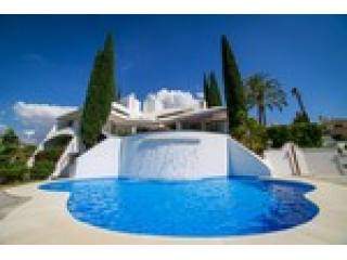 4 Bedrooms - Villa - Malaga - For Sale
