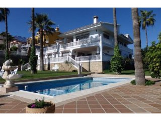 Villa for Sale in Almayate..