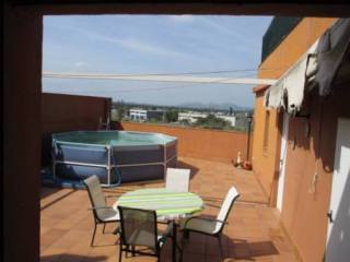 GROUND FLOOR APARTMENT WITH LARGE..