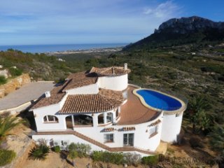 Impressive south facing villa with 100% privacy located at..